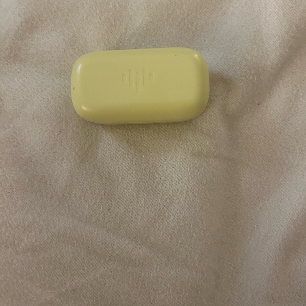 yellow iLuv headphones